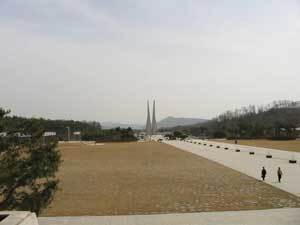 Plaza of the Nation, Independence Memorial Hall; L̍LAƗLO